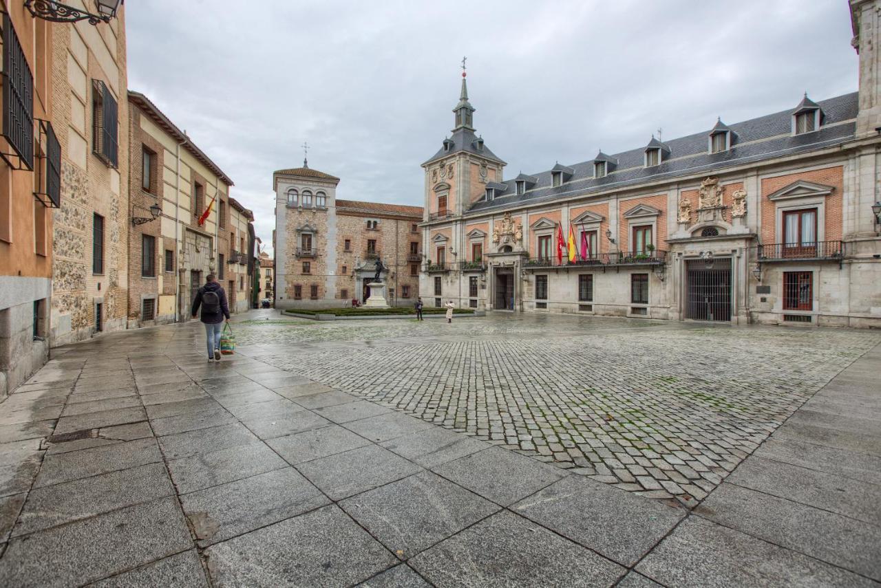 Beautiful Big Condominium In The Historical Center Madrid