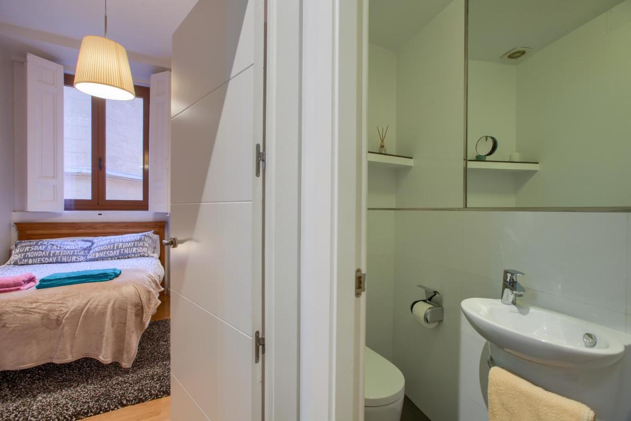 Beautiful Big Condominium In The Historical Center * Madrid