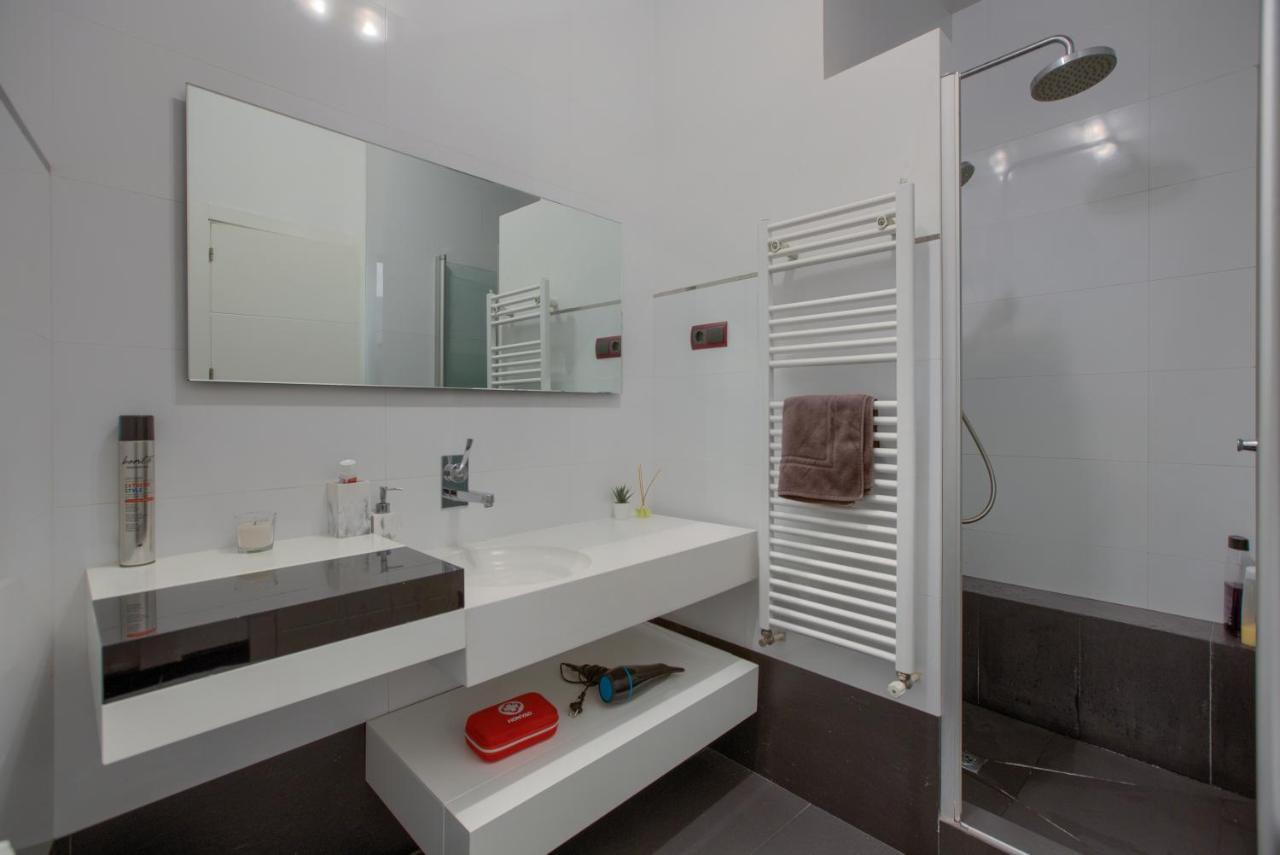 Beautiful Big Condominium In The Historical Center * Madrid